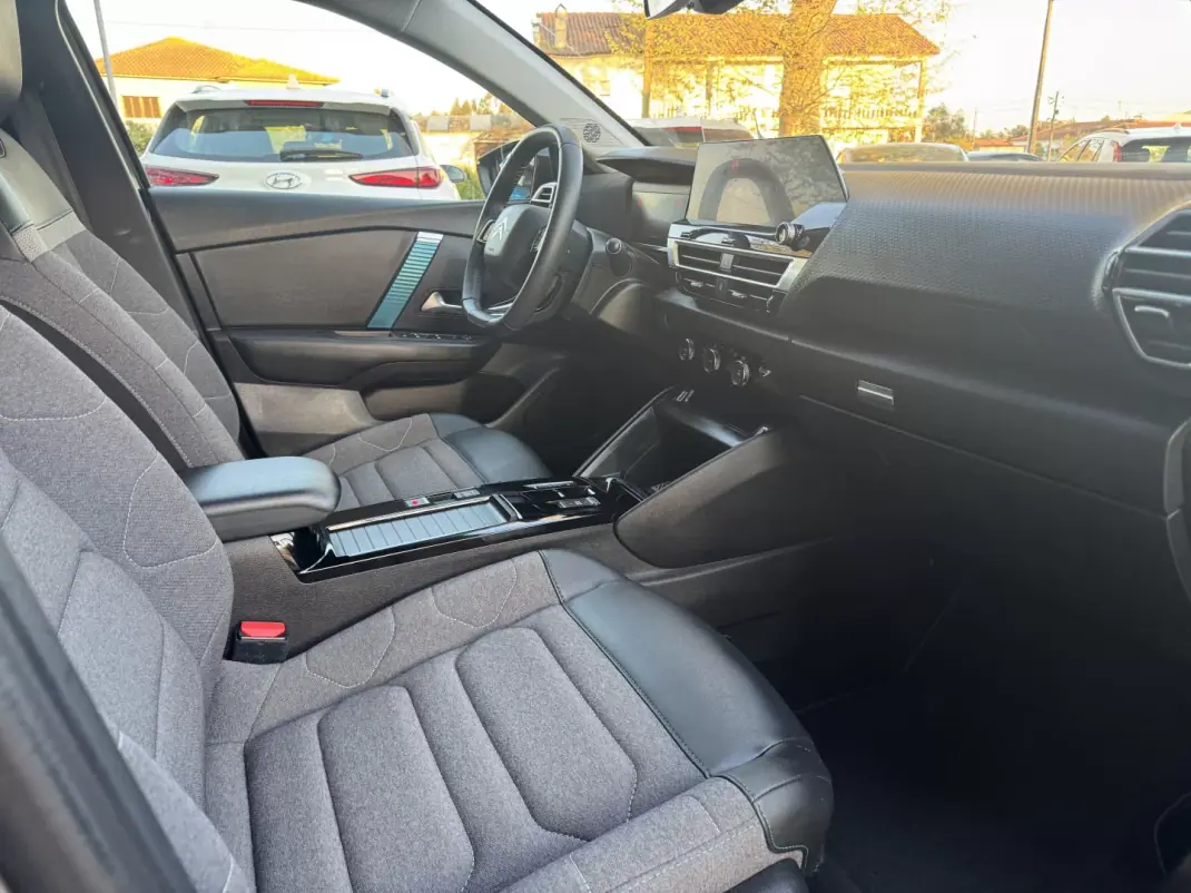 Citroën e-C4 2022 - 18500 EUR, 93000 km - AUTO.MOTO.pt - 93000km - foto 16 de 45