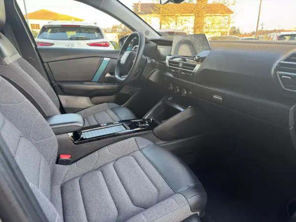 Citroën e-C4 2022 - 18500 EUR, 93000 km - AUTO.MOTO.pt - 93000km - foto 16 de 45