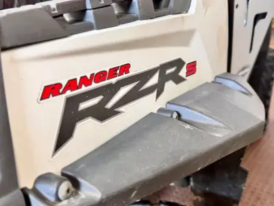 Polaris RZR 2011 - 8950 EUR, 7000 km - 7000km - foto 26 de 31