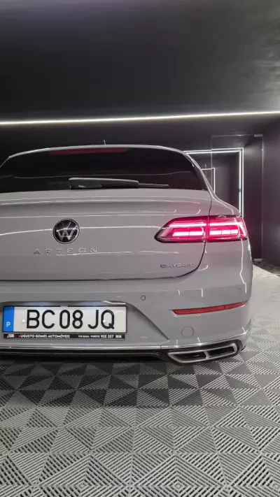 Volkswagen Arteon Shooting Brake 2023 - 30750 EUR, 134000 km - AUTO.MOTO.pt - 134000km - foto 17 de 27