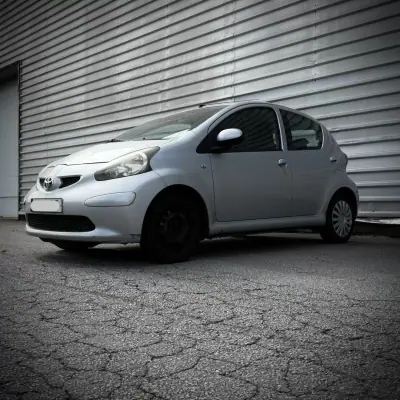Toyota Aygo 2006 - 6500 EUR, 156009 km - AUTO.MOTO.pt - 156009km - foto 10 de 11