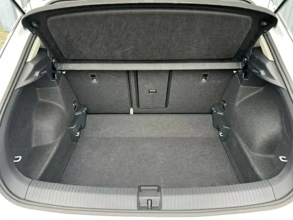 Volkswagen T-Roc 2025 - 28000 EUR, 12129 km - AUTO.MOTO.pt - 12129km - foto 9 de 18