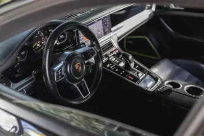 Porsche Panamera 2019 - 61900 EUR, 108300 km - 108300km - foto 15 de 46