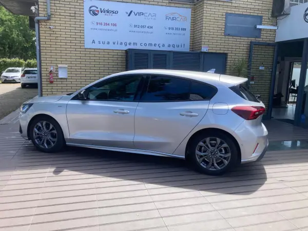 Ford Focus 2023 - 20590 EUR, 37780 km - AUTO.MOTO.pt - 37780km - foto 9 de 23