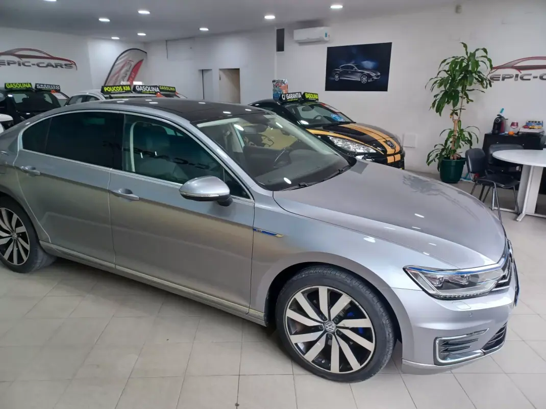 Volkswagen Passat 2017 - 19390 EUR, 112082 km - AUTO.MOTO.pt - 112082km - foto 9 de 40