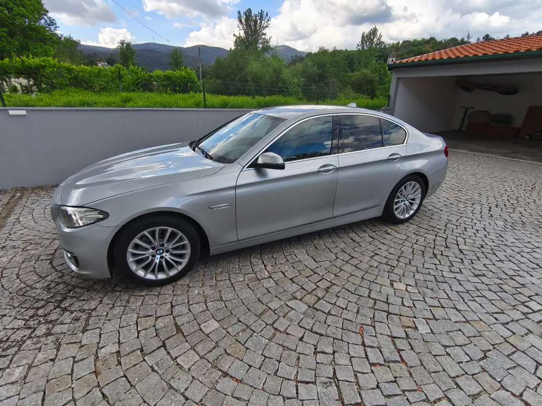 BMW 520 2015 - 21000 EUR, 149667 km - AUTO.MOTO.pt - 149667km - foto 1 de 10