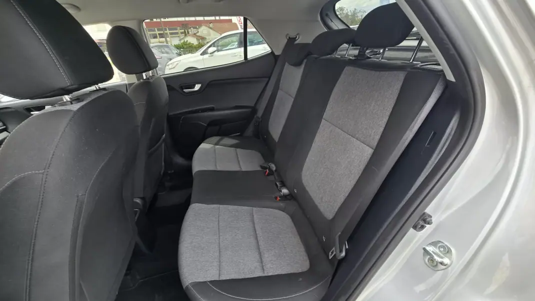 Kia Stonic 2023 - 17450 EUR, 27500 km - AUTO.MOTO.pt - 27500km - foto 17 de 18