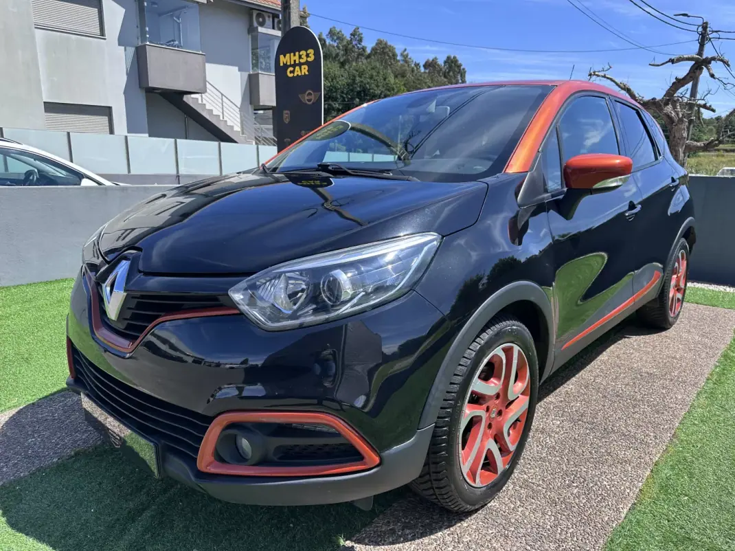 Renault Captur 2014 - 9900 EUR, 217000 km - AUTO.MOTO.pt - 217000km - foto 3 de 60