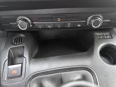 Peugeot Partner 1.5HDI 3lugares 2021 - 11900 EUR, 160000 km - AUTO.MOTO.pt - 160000km - foto 28 de 47