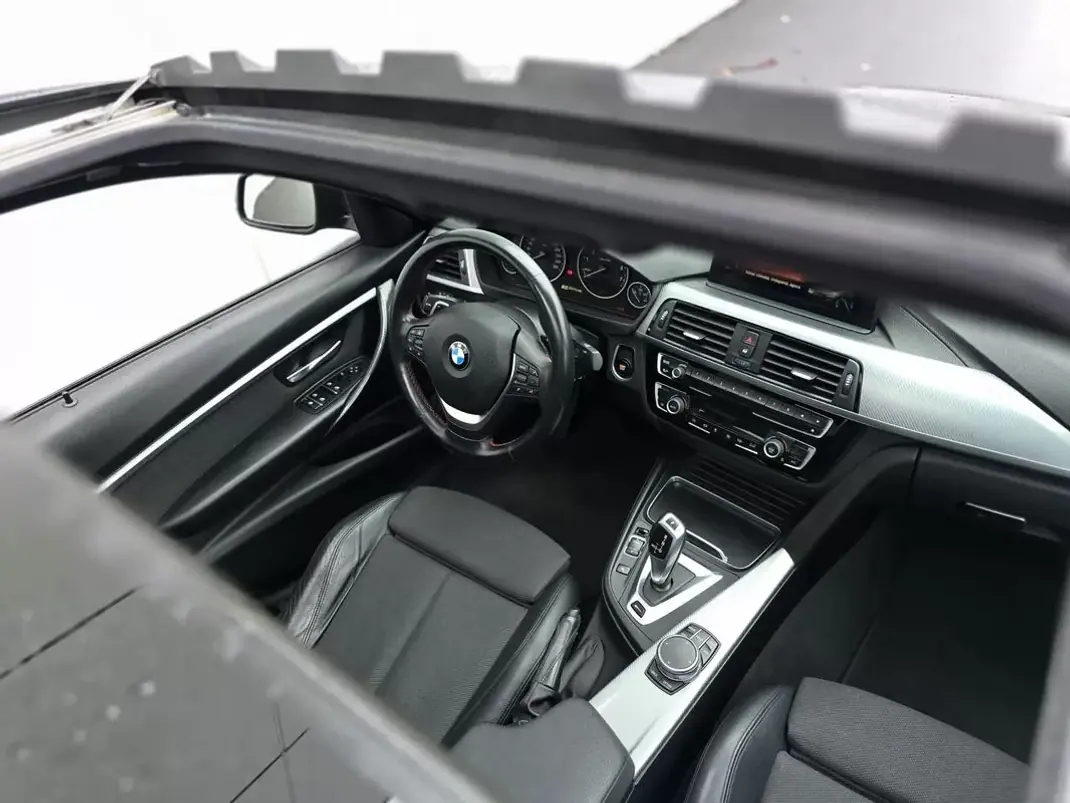 BMW 330 2017 - 18990 EUR, 115000 km - AUTO.MOTO.pt - 115000km - foto 34 de 40