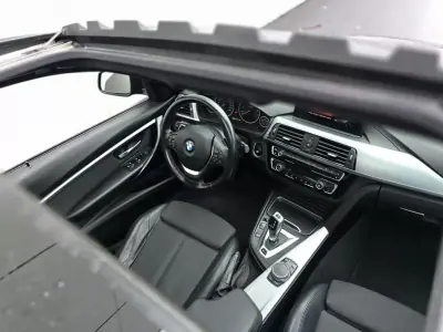 BMW 330 2017 - 18990 EUR, 115000 km - AUTO.MOTO.pt - 115000km - foto 34 de 40