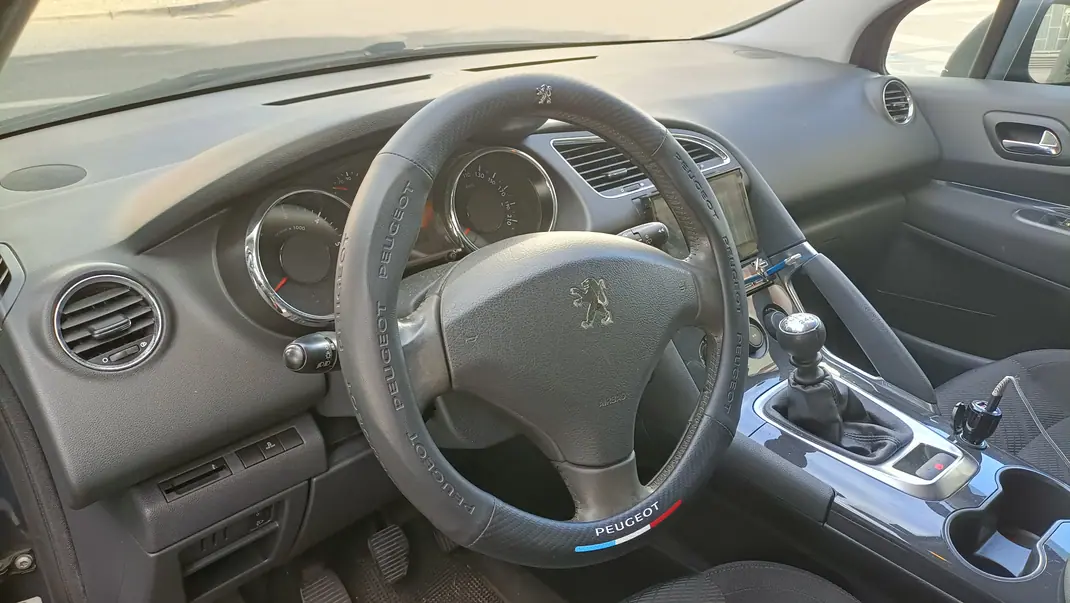 Peugeot 3008 2010 - 8000 EUR, 78000 km - AUTO.MOTO.pt - 78000km - foto 7 de 11