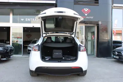 Tesla Model Y 2024 - 35900 EUR, 38745 km - 38745km - foto 25 de 38