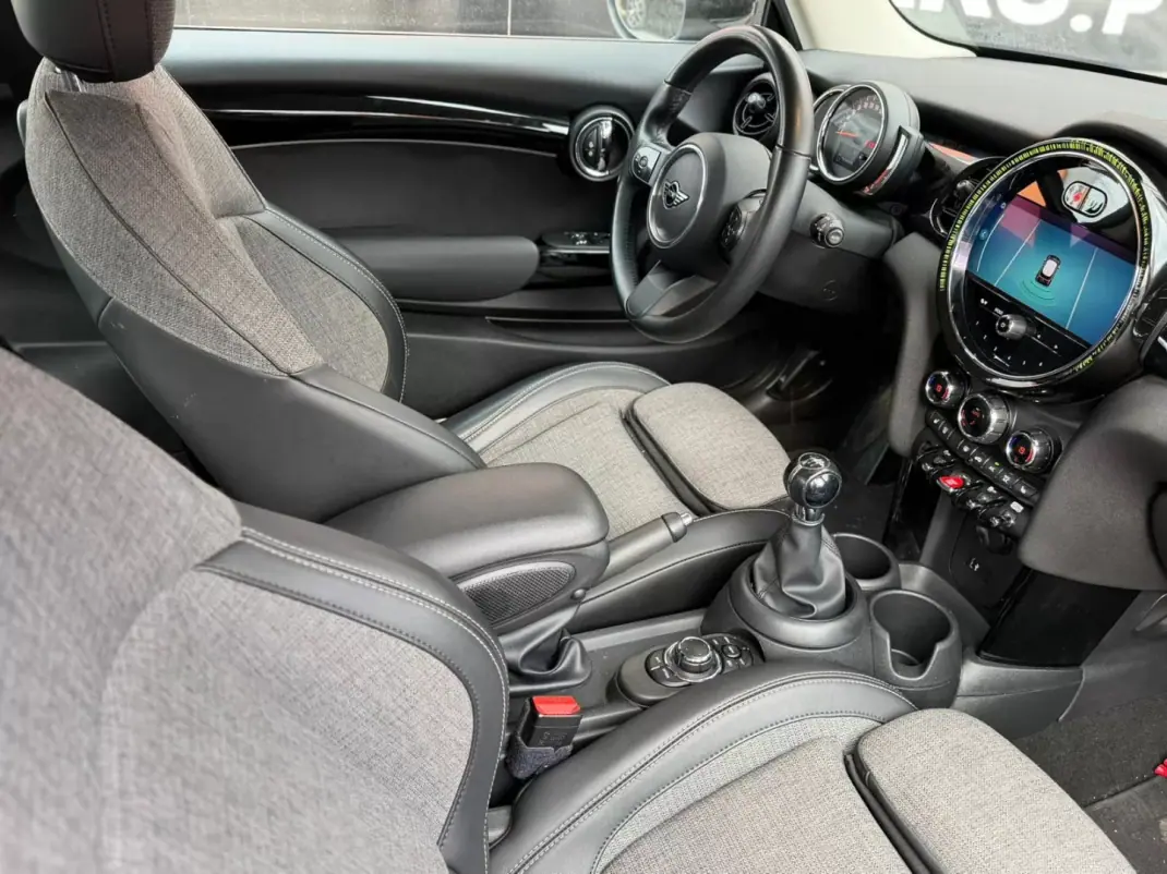 MINI Cooper 2023 - 22900 EUR, 48618 km - AUTO.MOTO.pt - 48618km - foto 14 de 15