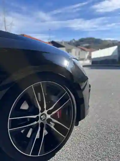 SEAT Leon 2017 - 25900 EUR, 97250 km - AUTO.MOTO.pt - 97250km - foto 5 de 12