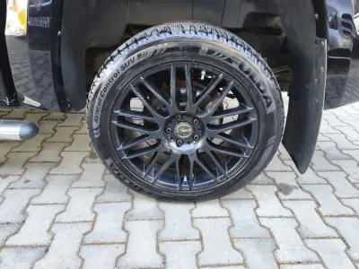 Volkswagen Amarok 2019 - 37000 EUR, 185000 km - AUTO.MOTO.pt - 185000km - foto 7 de 17