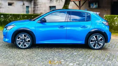 Peugeot e-208 2020 - 16000 EUR, 68000 km - AUTO.MOTO.pt - 68000km - foto 6 de 15