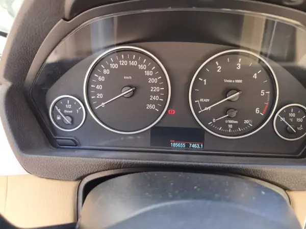 BMW 318 2014 - 14900 EUR, 185655 km - AUTO.MOTO.pt - 185655km - foto 11 de 21