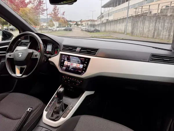 SEAT Arona 2018 - 18500 EUR, 136000 km - AUTO.MOTO.pt - 136000km - foto 16 de 28