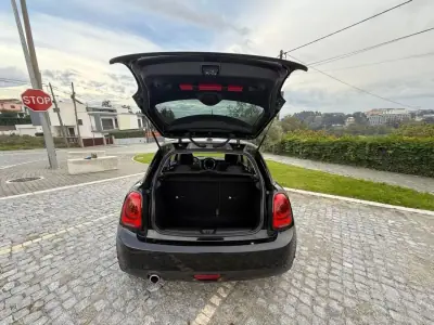 MINI Cooper 2017 - 14999 EUR, 131500 km - AUTO.MOTO.pt - 131500km - foto 18 de 30