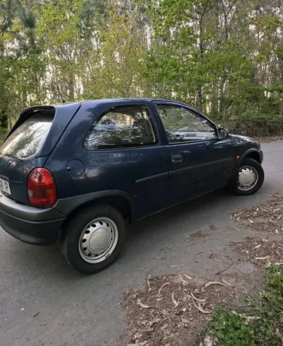 Opel Corsa 1997 - 1500 EUR, 263600 km - AUTO.MOTO.pt - 263600km - foto 10 de 18