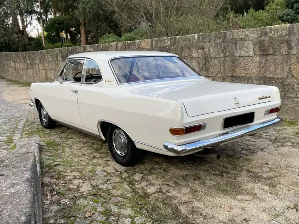 Opel Olympia 1965 - 25000 EUR, 92000 km - AUTO.MOTO.pt - 92000km - foto 7 de 37