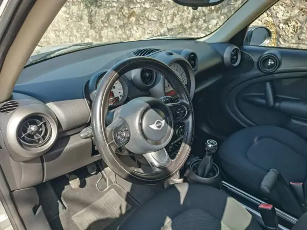 MINI Countryman 2011 - 11500 EUR, 195000 km - AUTO.MOTO.pt - 195000km - foto 11 de 14