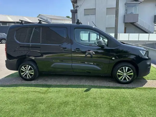 Peugeot Partner 1.5HDI 3lugares 2019 - 12900 EUR, 117000 km - AUTO.MOTO.pt - 117000km - foto 8 de 52