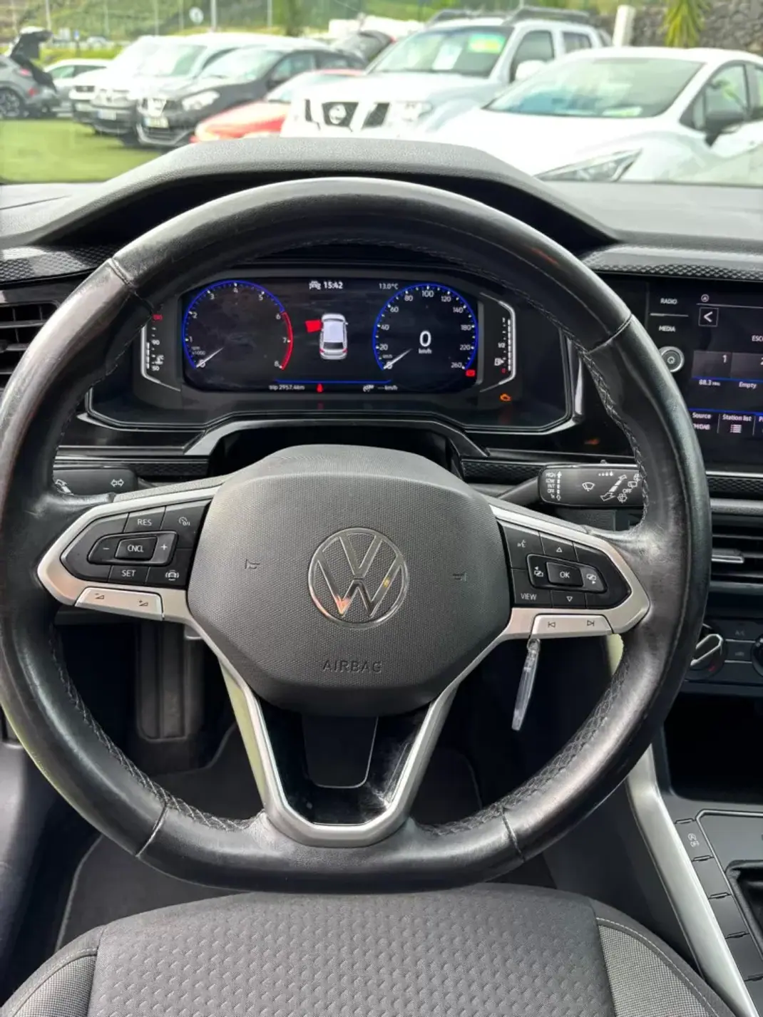 Volkswagen Polo 2022 - 18490 EUR, 52018 km - AUTO.MOTO.pt - 52018km - foto 9 de 13