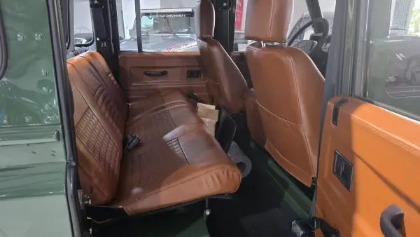 Land Rover Defender 1999 - 44500 EUR, 362319 km - AUTO.MOTO.pt - 362319km - foto 33 de 36