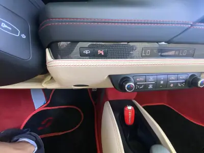 Ferrari F8 Tributo 2022 - 425600 EUR, 4336 km - AUTO.MOTO.pt - 4336km - foto 47 de 54