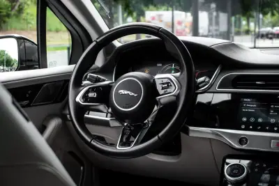 Jaguar I-Pace 2018 - 22990 EUR, 116299 km - AUTO.MOTO.pt - 116299km - foto 20 de 43
