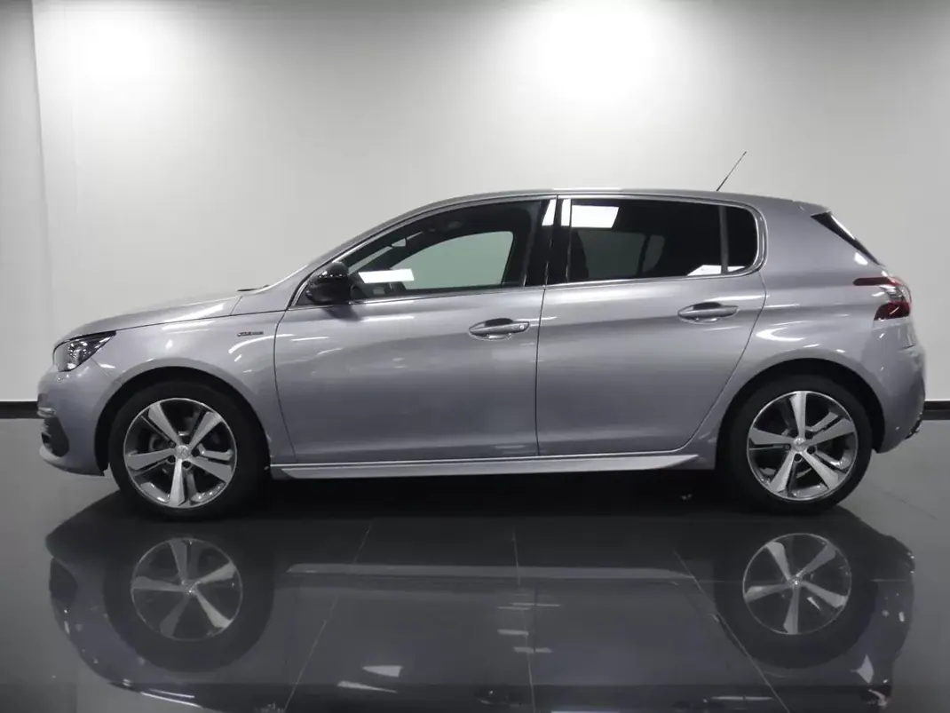 Peugeot 308 2020 - 14990 EUR, 60000 km - AUTO.MOTO.pt - 60000km - foto 5 de 33