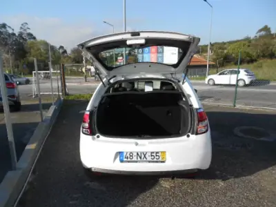 Citroën C3 2013 - 10500 EUR, 157030 km - AUTO.MOTO.pt - 157030km - foto 7 de 11