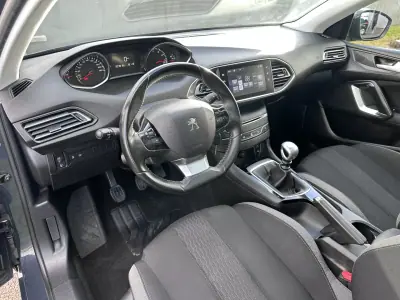 Peugeot 308 SW 2016 - 8900 EUR, 200000 km - AUTO.MOTO.pt - 200000km - foto 24 de 51