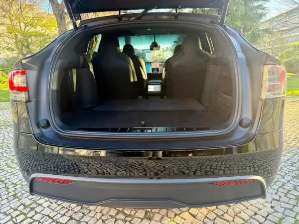 Tesla Model X 2023 - 81890 EUR, 49000 km - AUTO.MOTO.pt - 49000km - foto 46 de 47