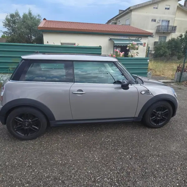 MINI 3 Portas 2012 - 9990 EUR, 277015 km - AUTO.MOTO.pt - 277015km - foto 3 de 9