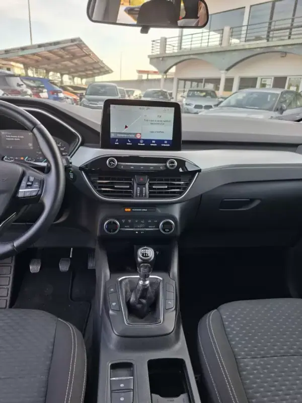 Ford Kuga 2021 - 21000 EUR, 59800 km - AUTO.MOTO.pt - 59800km - foto 16 de 36
