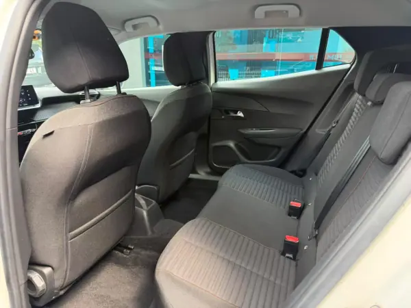 Peugeot 2008 2020 - 14900 EUR, 59000 km - AUTO.MOTO.pt - 59000km - foto 9 de 11