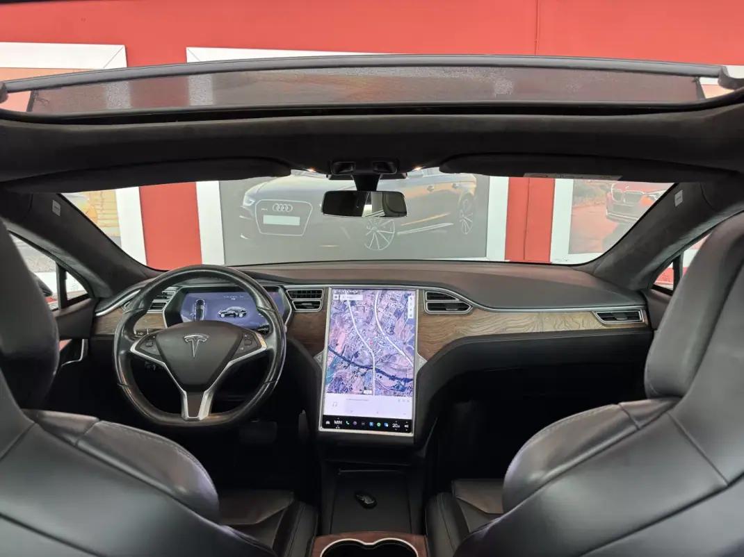 Tesla Model S 2017 - 25990 EUR, 151612 km - 151612km - foto 23 de 23