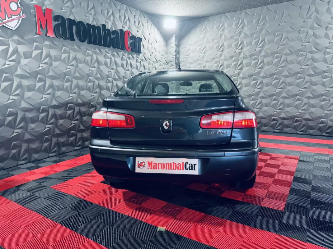Renault Laguna 2003 - 2990 EUR, 130275 km - AUTO.MOTO.pt - 130275km - foto 6 de 8