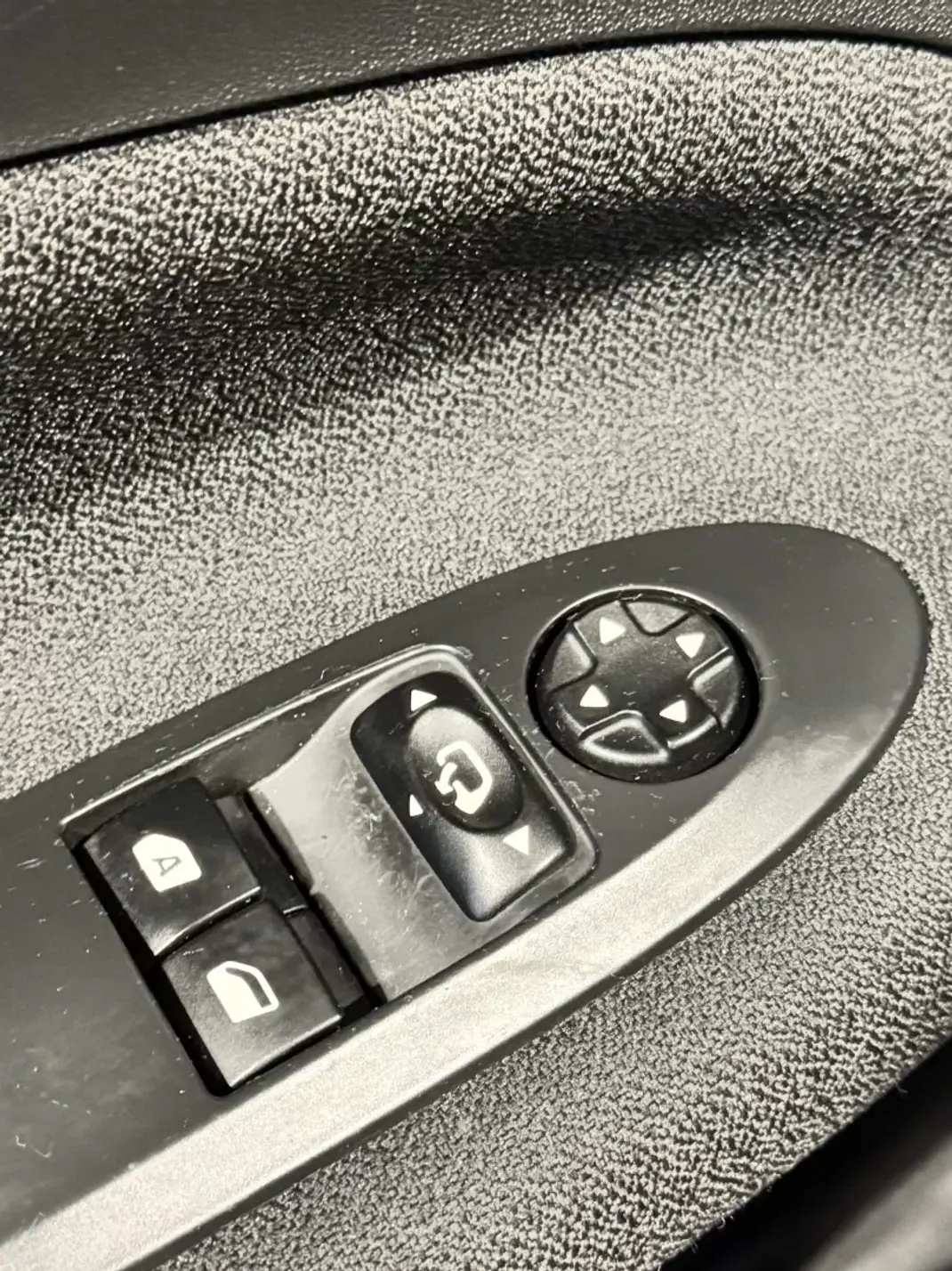 DS 3 CABRIO 2018 - 12900 EUR, 133595 km - 133595km - foto 25 de 39