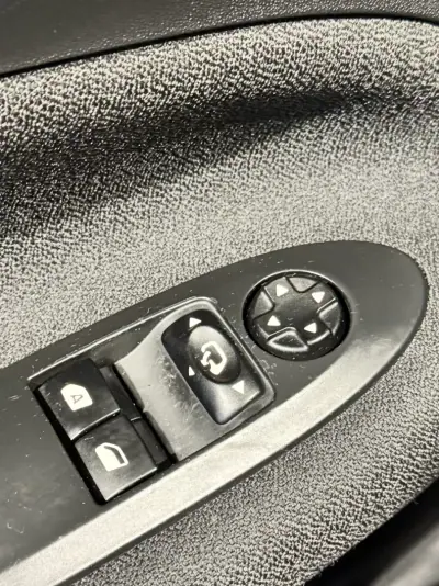 DS 3 CABRIO 2018 - 12900 EUR, 133595 km - 133595km - foto 25 de 39