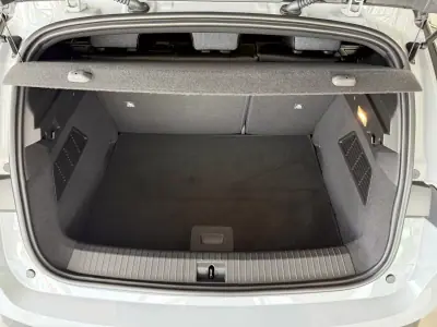 Renault Mégane E-Tech 2022 - 24999 EUR, 27000 km - AUTO.MOTO.pt - 27000km - foto 41 de 116