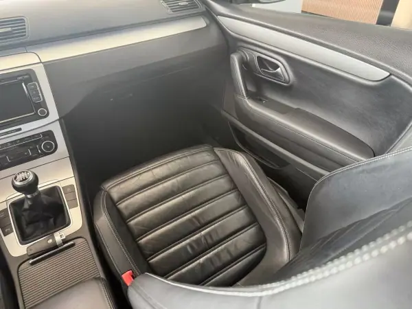 Volkswagen Passat CC 2010 - 13990 EUR, 162335 km - AUTO.MOTO.pt - 162335km - foto 10 de 21