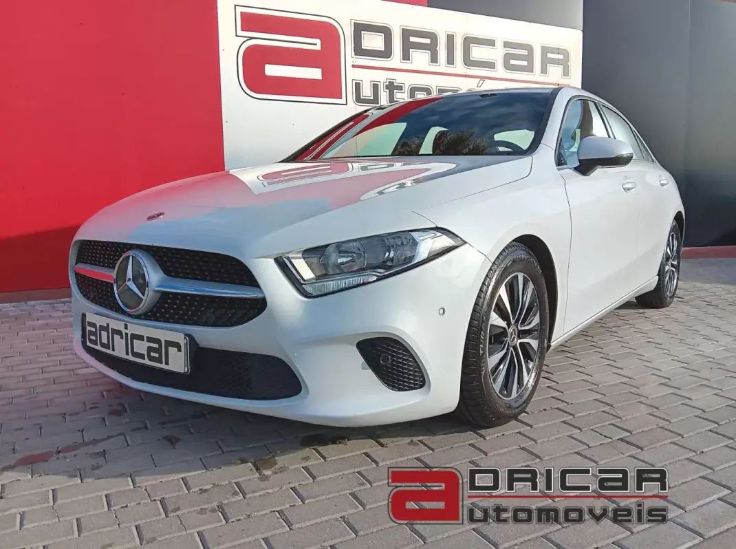 Mercedes-Benz A 180 2021 - 26500 EUR, 83875 km - AUTO.MOTO.pt - 83875km - foto 1 de 30