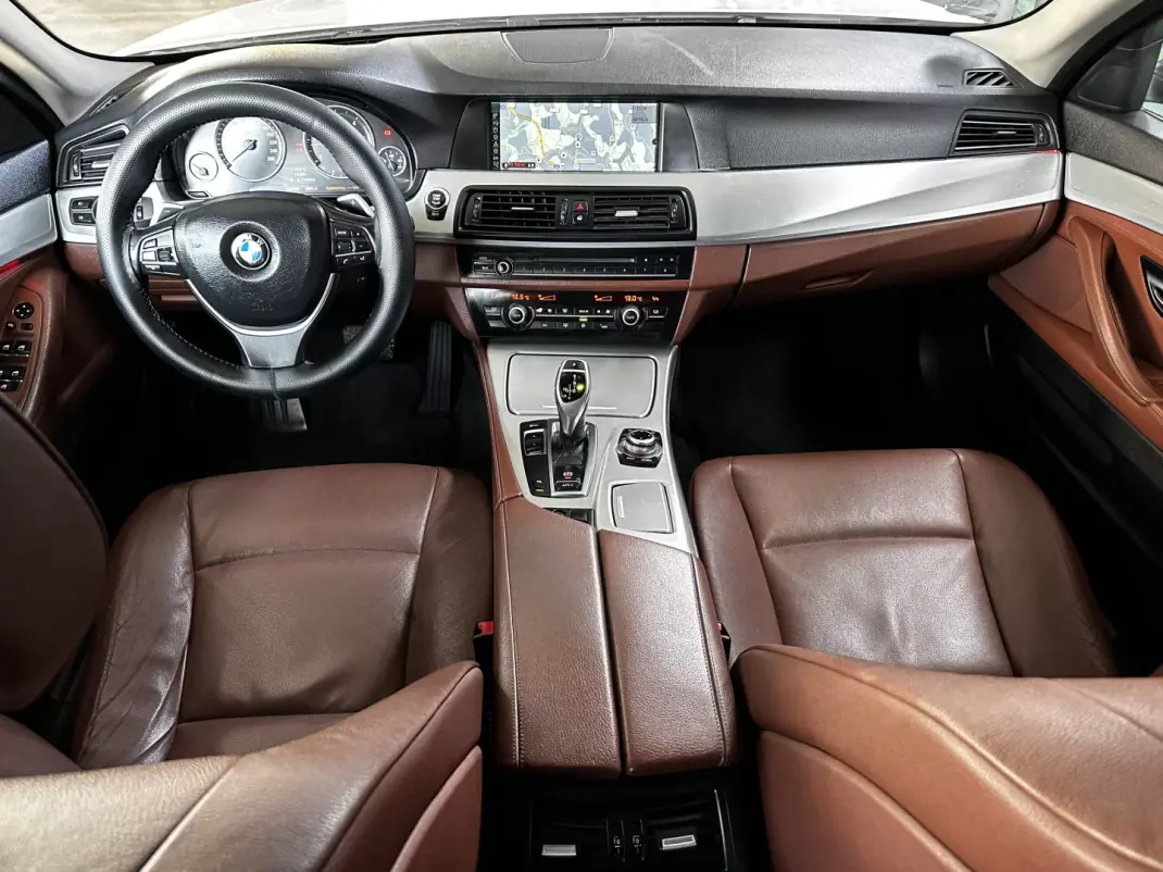 BMW 520 2012 - 17999 EUR, 200000 km - AUTO.MOTO.pt - 200000km - foto 21 de 35