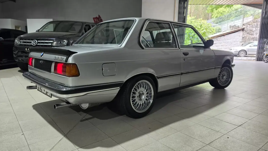 BMW 323 1982 - 27500 EUR, 224548 km - AUTO.MOTO.pt - 224548km - foto 2 de 44
