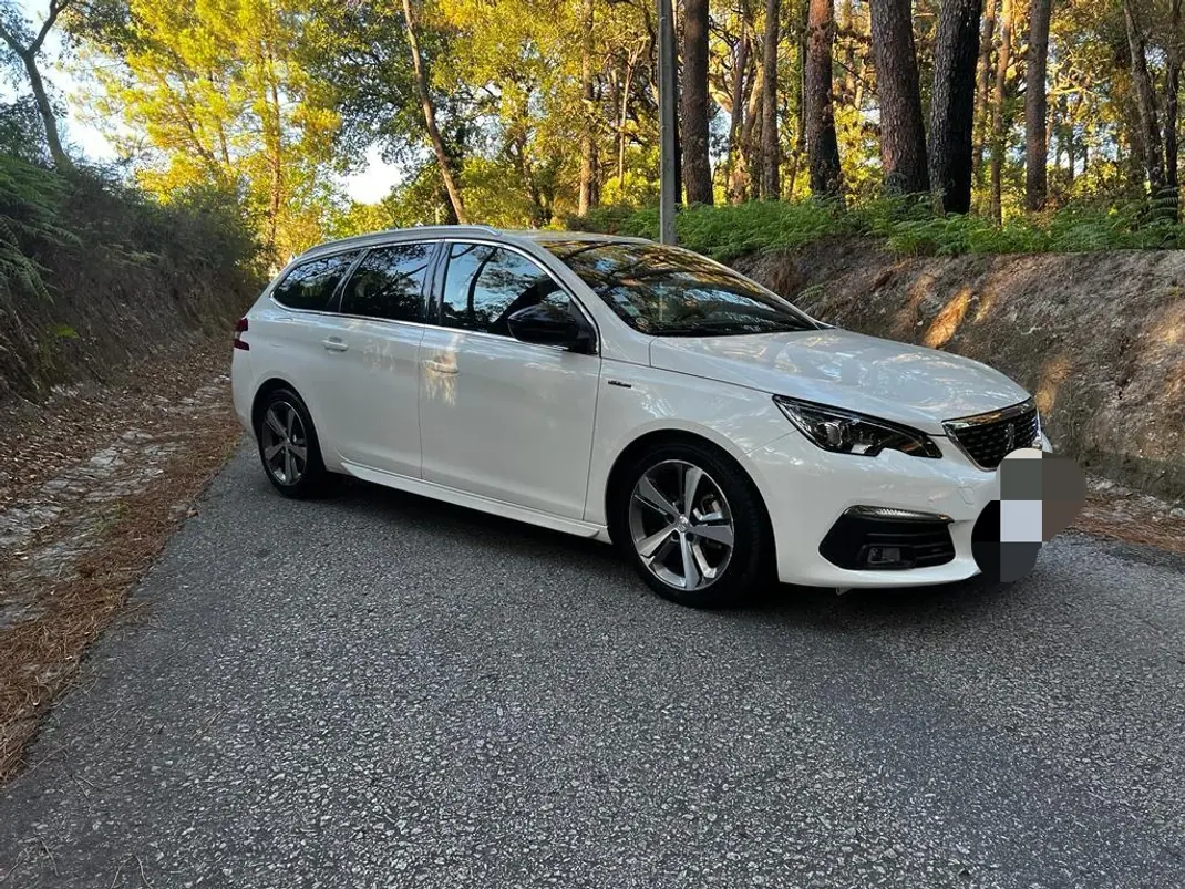 Peugeot 308 SW 2020 - 15500 EUR, 170000 km - AUTO.MOTO.pt - 170000km - foto 1 de 12