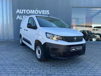 Peugeot PARTNER GIRAFON 2023 - 16500 EUR, 59653 km - AUTO.MOTO.pt - 59653km - foto 3 de 13